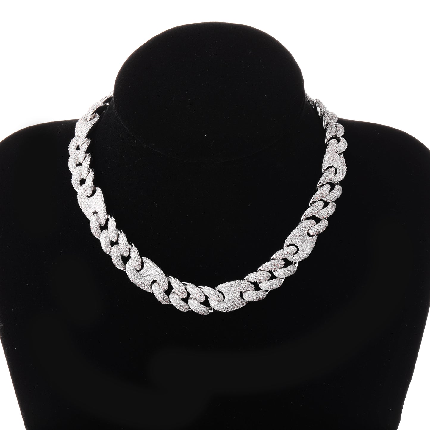 Collar Nariz de Cerdo Hombre con Circonitas y Hebilla Caja Grande – Joyería Hip Hop Urbana