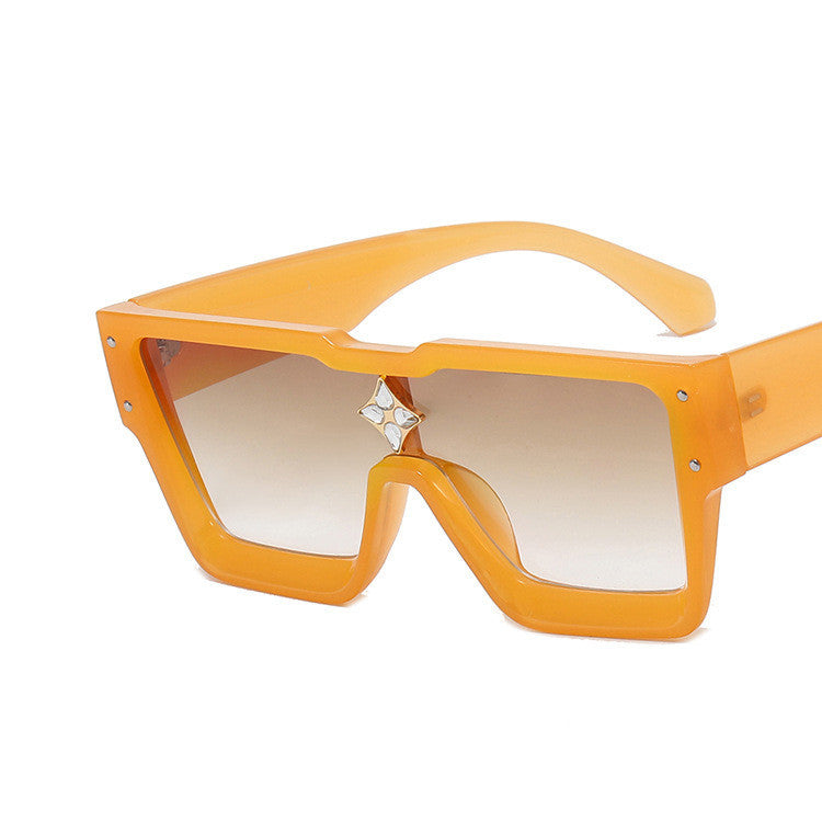 Gafas de sol modernas con montura grande- estilo XXL y protección total.
