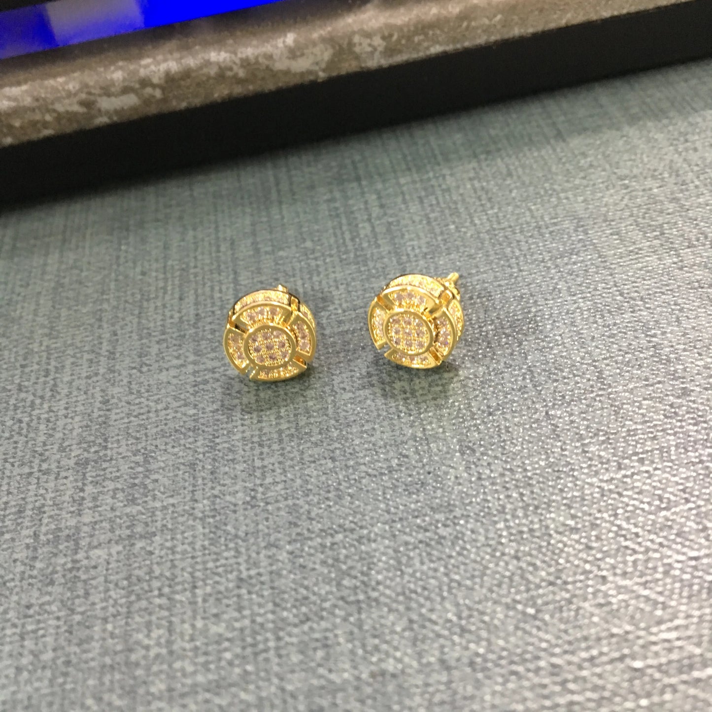 THE BLING KING Four Leaf Clover Round Shape Stud Earrings Iced Out Cubic Zirconia Earring Hiphop Jewelry For Gift