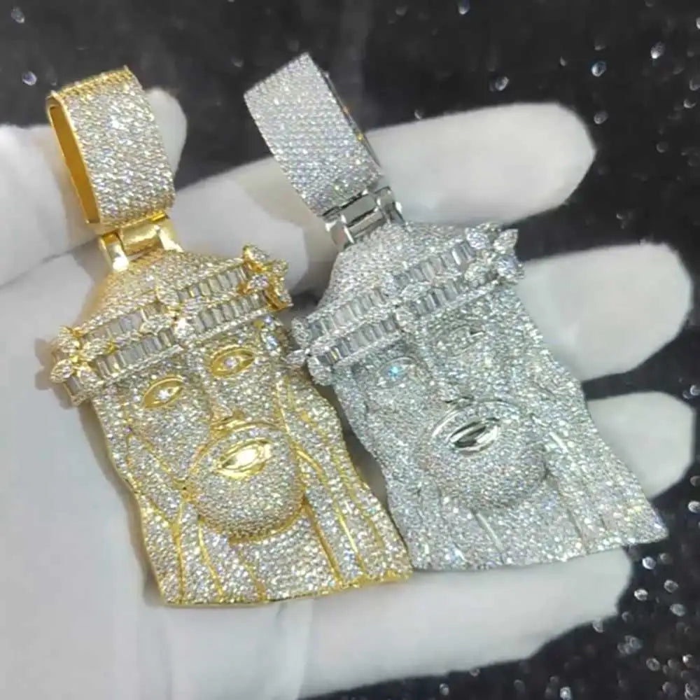 Colgante Grande Jesús con Corona de Flores y Circonitas – Collar Bling Hip Hop