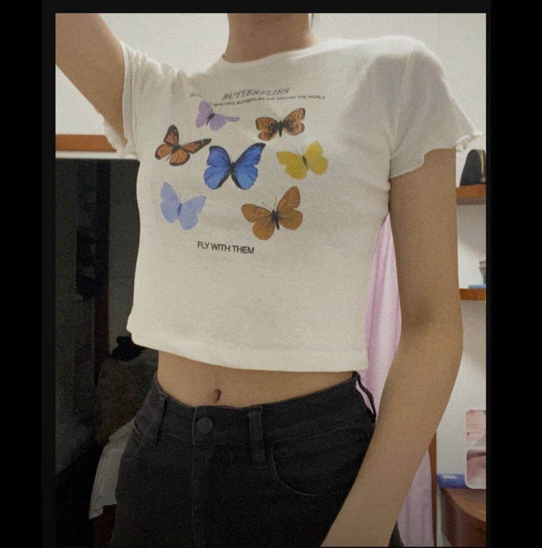 Camiseta corta de verano para mujer con estampado de mariposa