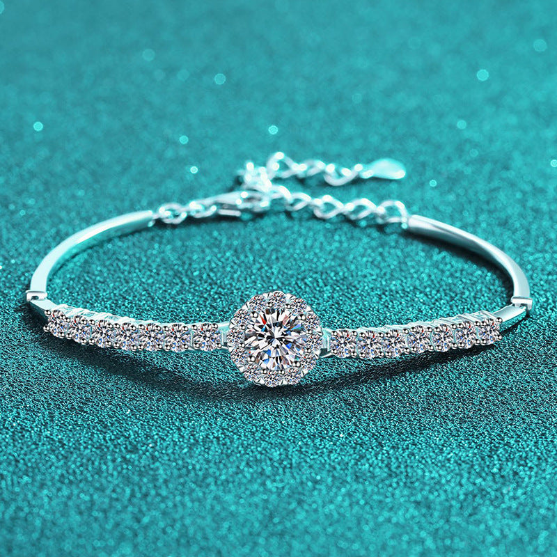 Pulsera de plata de ley S925 con moissanita y diseño estrella