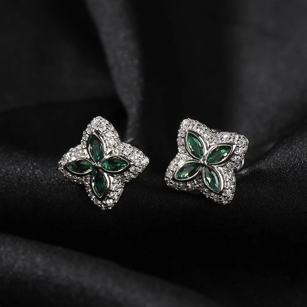 Pendientes de trébol de cuatro hojas con circonitas verdes tipo ice-out.