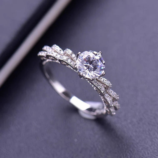 Anillo con lazo – Bañado en plata, moissanita y diamantes