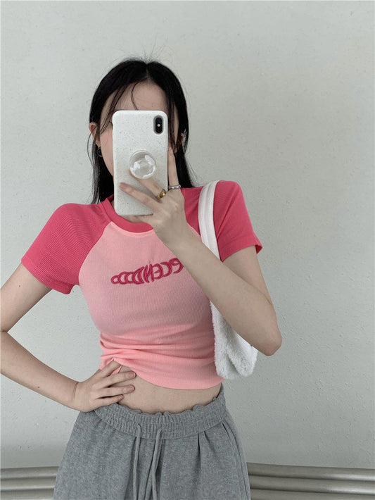 Blusa corta estilo estudiante Pure Desire | Moda 2025