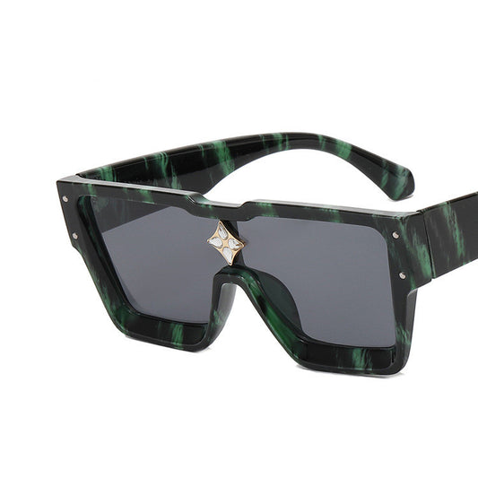 Gafas de sol modernas con montura grande- estilo XXL y protección total.