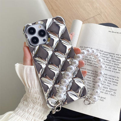 Funda de teléfono con pulsera incorporada decorada con diamantes de imitación de lujo.